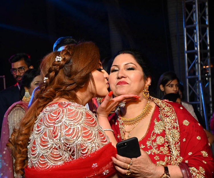 Neetu Singh (Punjabi Model) Biography, Age, Height, Husband, Children, Family, Facts, Wiki & More