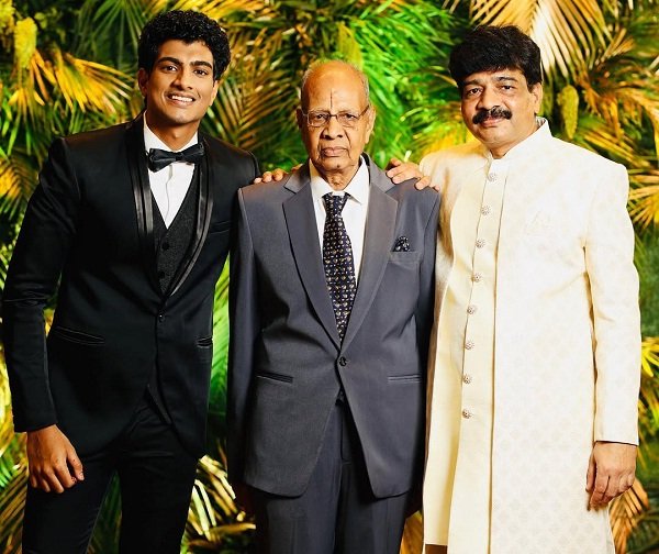 Palash Muchhal Biography, Age, Height, Girlfriend, Family, Facts, Wiki & More