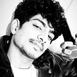 Palash Muchh...