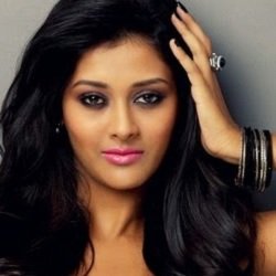 Pooja Jhaveri Biography, Age, Height, Weight, Boyfriend, Family, Wiki & More