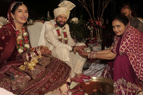 Poonam Dubey (Actress) Biography, Age, Height, Family, Husband, Facts, Wiki & More