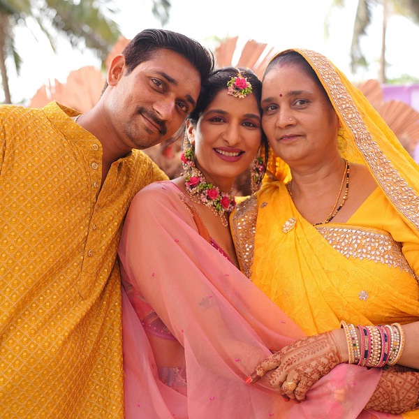 Poonam Dubey (Actress) Biography, Age, Height, Family, Husband, Facts, Wiki & More