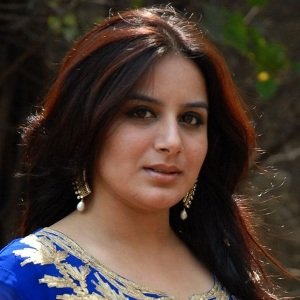 Pooja Gandhi Biography, Age, Wife, Children, Family, Caste, Wiki & More