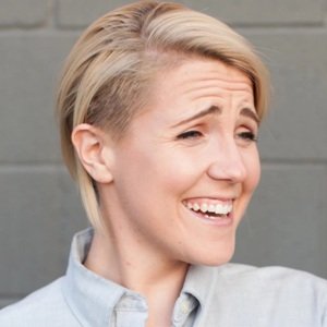 Hannah Hart Biography, Age, Height, Weight, Family, Wiki & More