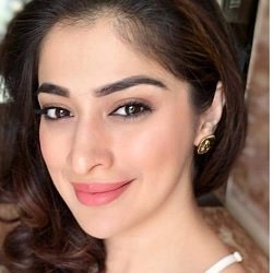 Raai Laxmi Biography, Age, Height, Weight, Boyfriend, Family, Wiki & More