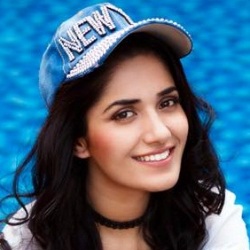 Ruhani Sharma (Actress) Biography, Age, Height, Weight, Boyfriend, Family, Caste, Wiki & More