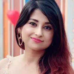 Saba Khan (Bigg Boss 12) Biography, Age, Height, Weight, Boyfriend ...