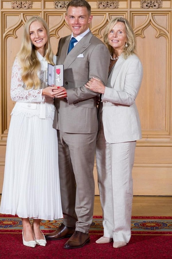 Sam Curran (Cricketer) Biography, Age, Height, Girlfriend, Family, Facts, Wiki & More