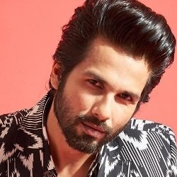 Shahid Kapoor Biography, Age, Height, Weight, Wife, Children, Facts, Family, Caste, Wiki & More
