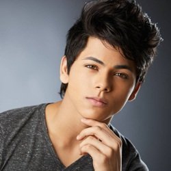 Siddharth Nigam Biography, Age, Height, Weight, Girlfriend, Family, Facts, Caste, Wiki & More