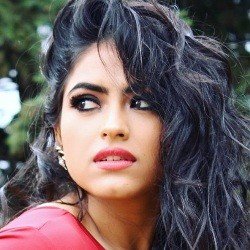 Simi Chahal Biography, Age, Height, Weight, Boyfriend, Family, Wiki & More