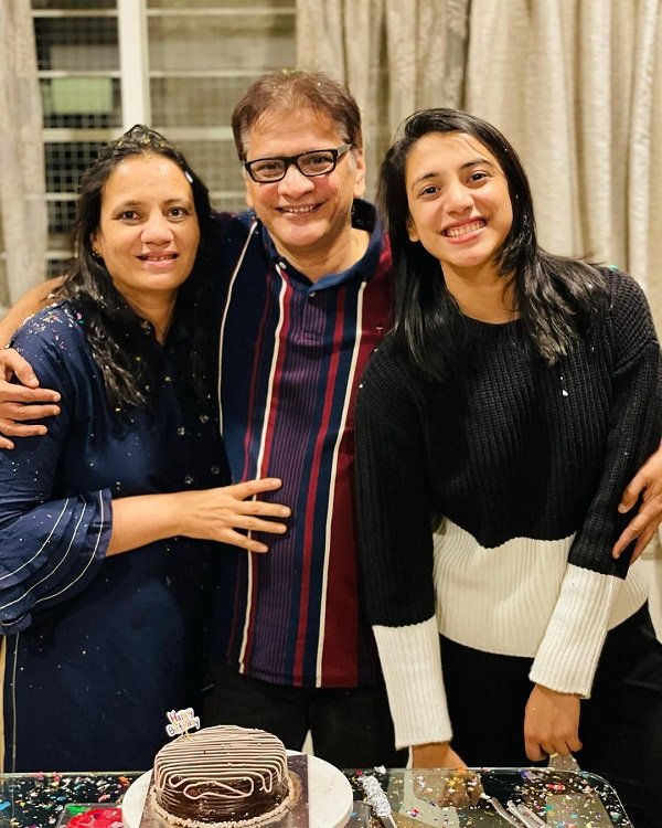 Smriti Mandhana (Cricketer) Biography, Age, Height, Boyfriend, Family, Facts, Wiki & More