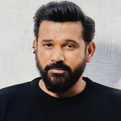 Sohum Shah Biography, Age, Height, Wife, Children, Family, Facts, Wiki & More