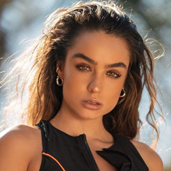 Sommer Ray (Model) Biography, Age, Height, Weight, Boyfriend, Family, Wiki & More