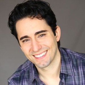 John Lloyd Young Biography, Age, Height, Weight, Family, Wiki & More