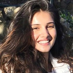 Tara Sutaria Biography, Age, Height, Weight, Boyfriend, Family, Facts, Caste, Wiki & More
