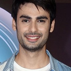 Varun Kapoor Biography, Age, Height, Weight, Girlfriend, Family, Wiki & More