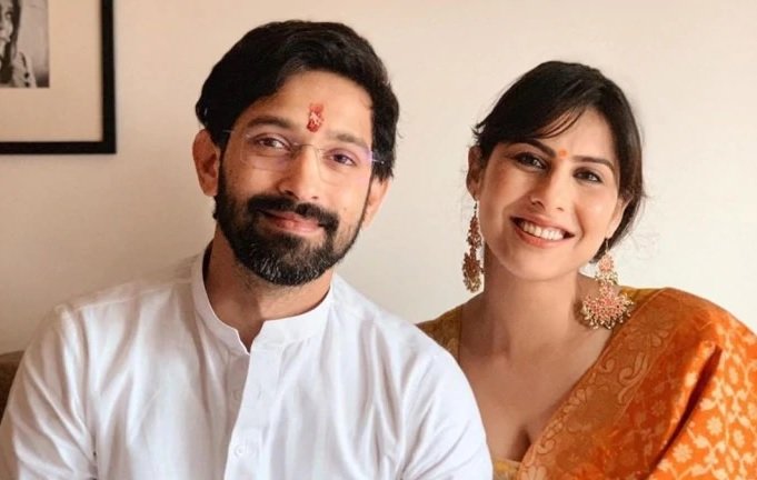 Vikrant Massey (Actor) Biography, Age, Height, Girlfriend, Wife, Family, Facts, Caste, Wiki & More