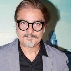 Vinay Pathak Biography, Age, Wife, Children, Family, Caste, Wiki & More