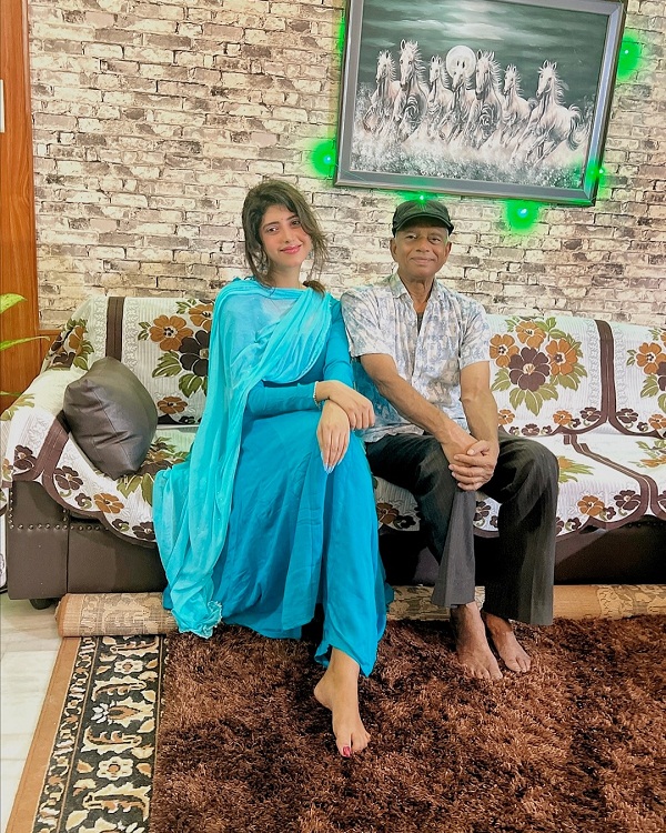 Vindhya Tiwari Biography, Age, Height, Affair, Husband, Family, Facts, Wiki & More