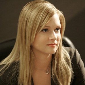 A. J. Cook Biography, Age, Height, Weight, Family, Wiki & More