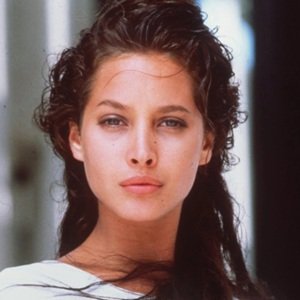 Christy Turlington Biography, Age, Height, Weight, Boyfriend, Family, Wiki & More