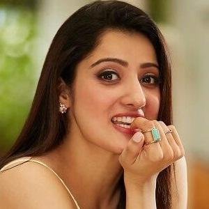 Richa Panai Biography, Age, Husband, Children, Family, Caste, Wiki & More