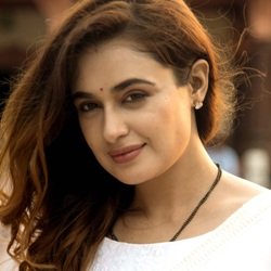 Yuvika Chaudhary (Actress) Biography, Age, Height, Boyfriend, Family, Facts, Wiki & More